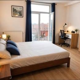 Chambre dans maison familiale-espace indépendant à l'étage